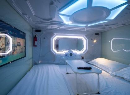 My Space Capsule Hotel