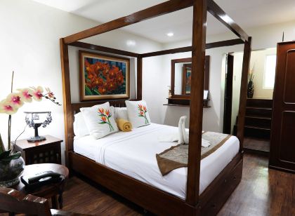 Luljetta's Garden Suites