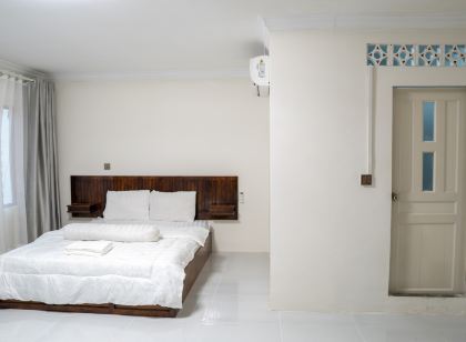 Empire House, Phnom Penh