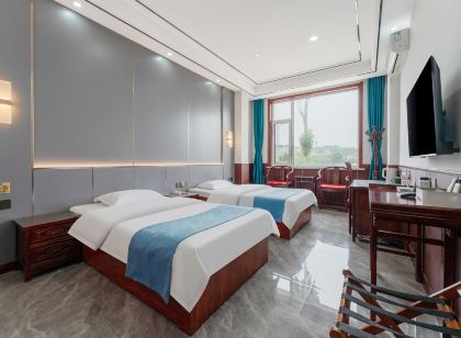 靈石鑫龍飯店(王家大院售票處停車場店)