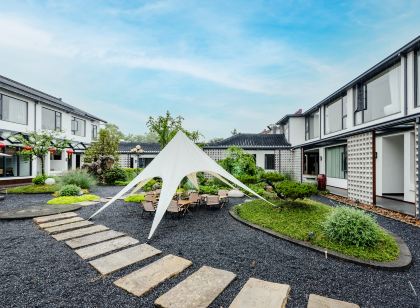 Floral Lux Hotel·Yixing Yuyang Huaiyu Homestay