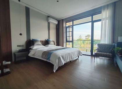 Weishan Xihu Homestay