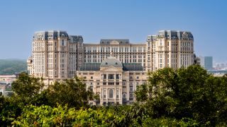 grand-lisboa-palace-macau