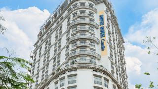 super-hotel-candle