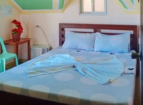 RedDoorz @ Precious Dem Beach Resort Pagudpud