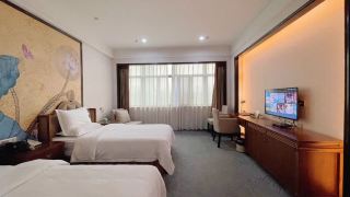 sya-hotel-sanya-bay-light-rail-station