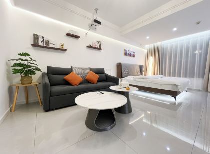 Yuefan Light Luxury Self-service Apartment (Jilin Railway Station Fortune Plaza Branch)