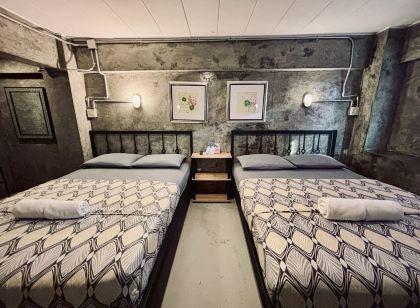 Sukhum Victorymonument-Ari