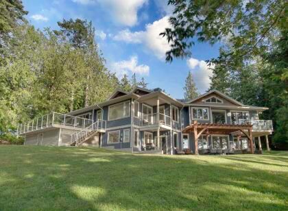 Victoria Island , Sooke Modern Beach Front House With Private Beach,Ocean ,Mountain & City Views