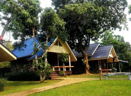 Baan Noi Chay Nam Resort