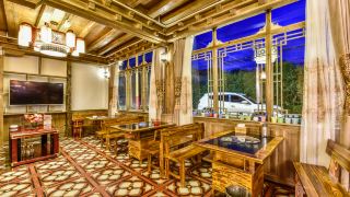flower-garden-inn