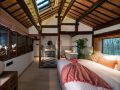 shilily-hotel