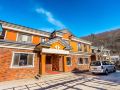 snow-in-love-hot-spring-holiday-villa