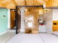 young-bajiao-and-sanmi-guesthouse