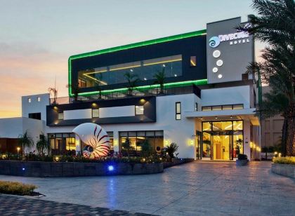 潜立方イン 台中