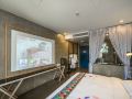 denghou-light-luxury-hotel-shanghai-expo-park
