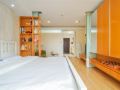 happy-little-pig-apartment