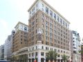 global-luxury-suites-at-the-white-house