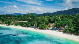 akira-lipe-resort