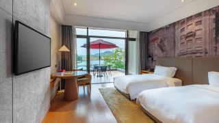 warm-island-elegant-art-hotel