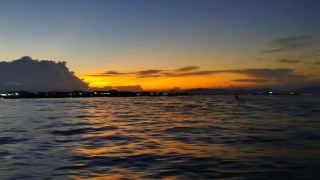 to-rent-a-car-live-in-a-holiday-live-in-a-water-house