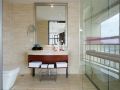 meyes-international-hotel