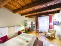 the-golden-wheel-boutique-hotel-prague