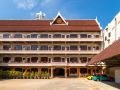 tony-resort