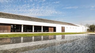 tsingpu-yangzhou-slender-west-lake-culture-vacation-home