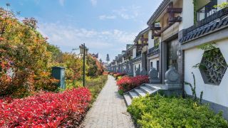 floraljurong-yimiaotang-b-and-b-oriental-salt-lake-city-store-in-maoshan-scenic-spot