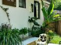 hangzhou-shiyu-guesthouse-the-west-lake-leifeng-tower-store