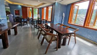 xijiang-flower-blooming-pinellia-panoramic-guesthouse