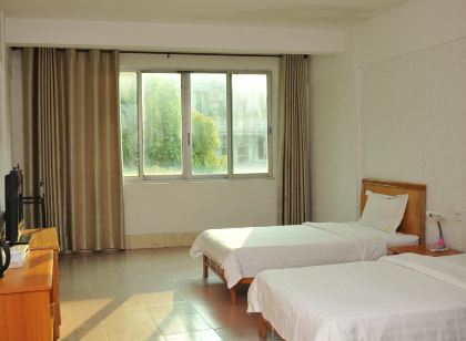 Pubei Light Industry Hostel (Pubei Station Branch)