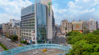 holiday-inn-express-taichung-park