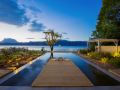 pure-soul-lake-view-holiday-inn