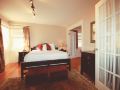 spinnakers-brewpub-and-guesthouses