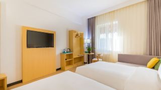 huayi-collection-hotel-beijing-xinguozhan-capital-airport