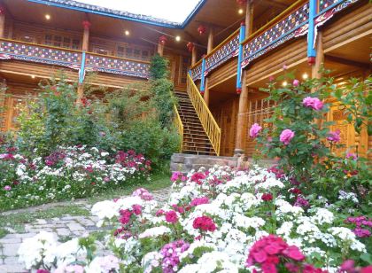 Lugu Lake Hualou Hotel