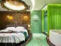 2099-love-hotel