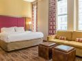 hampton-inn-majestic-chicago-theatre-district