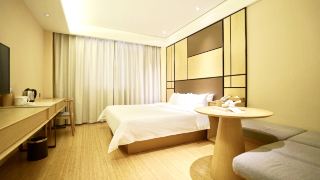 ji-hotel-shanghai-oriental-pearl-tower