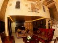 queens-suite-hotel