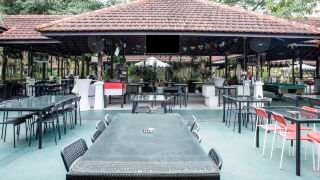 gallop-kranji-farm-resort-singapore