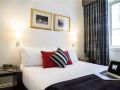 hotel-collins
