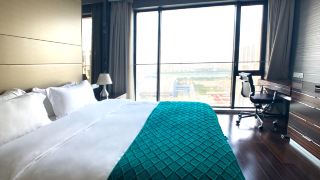 quzhihip-hop-apartment-guangzhou-pazhou-poly-world-trade-center