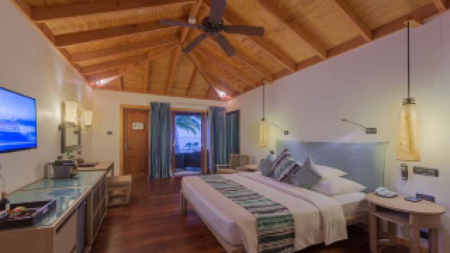 vilamendhoo-island-resort-and-spa