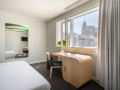 room-mate-oscar