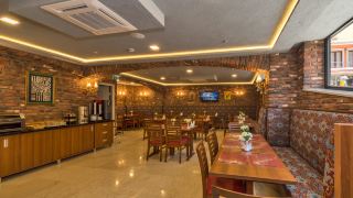 aprilis-gold-hotel