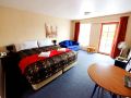addington-stadium-motel