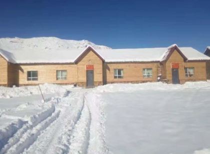 富蘊沙依娜特色民宿(可可託海店)